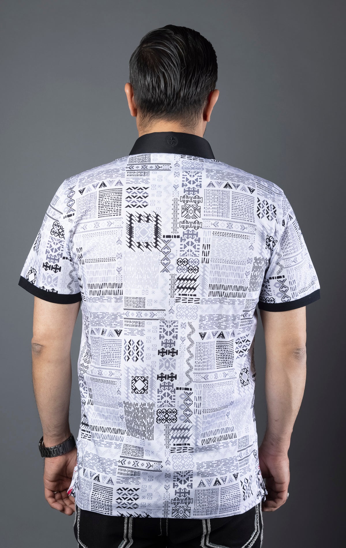 Men's casual dress polo shirt with contrast collar and embroidery, made from high-end cotton fabric. Canadian brand.