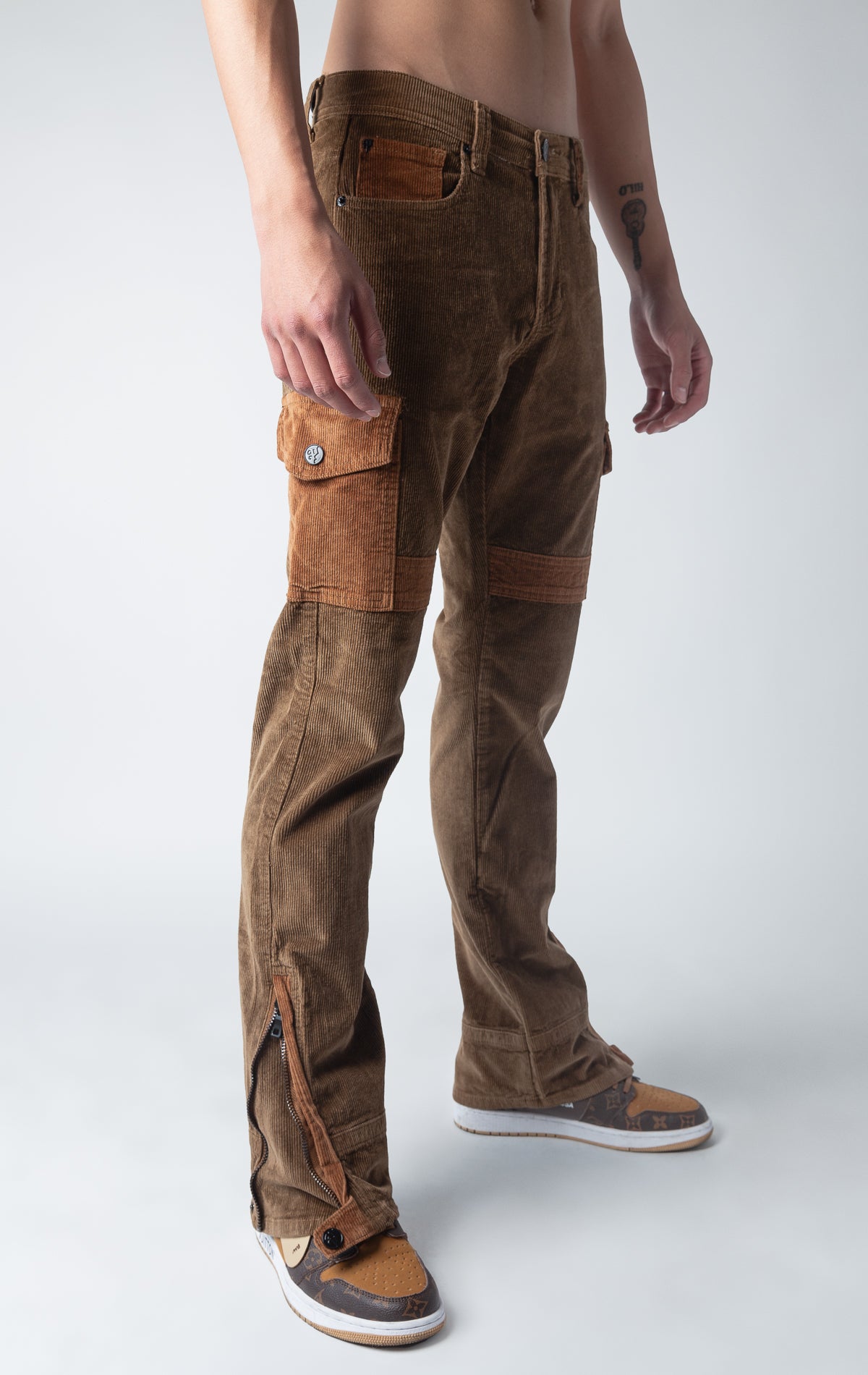 Mocha corduroy jeans&nbsp;with semi-stacked flares and sumptuous corduroy accents