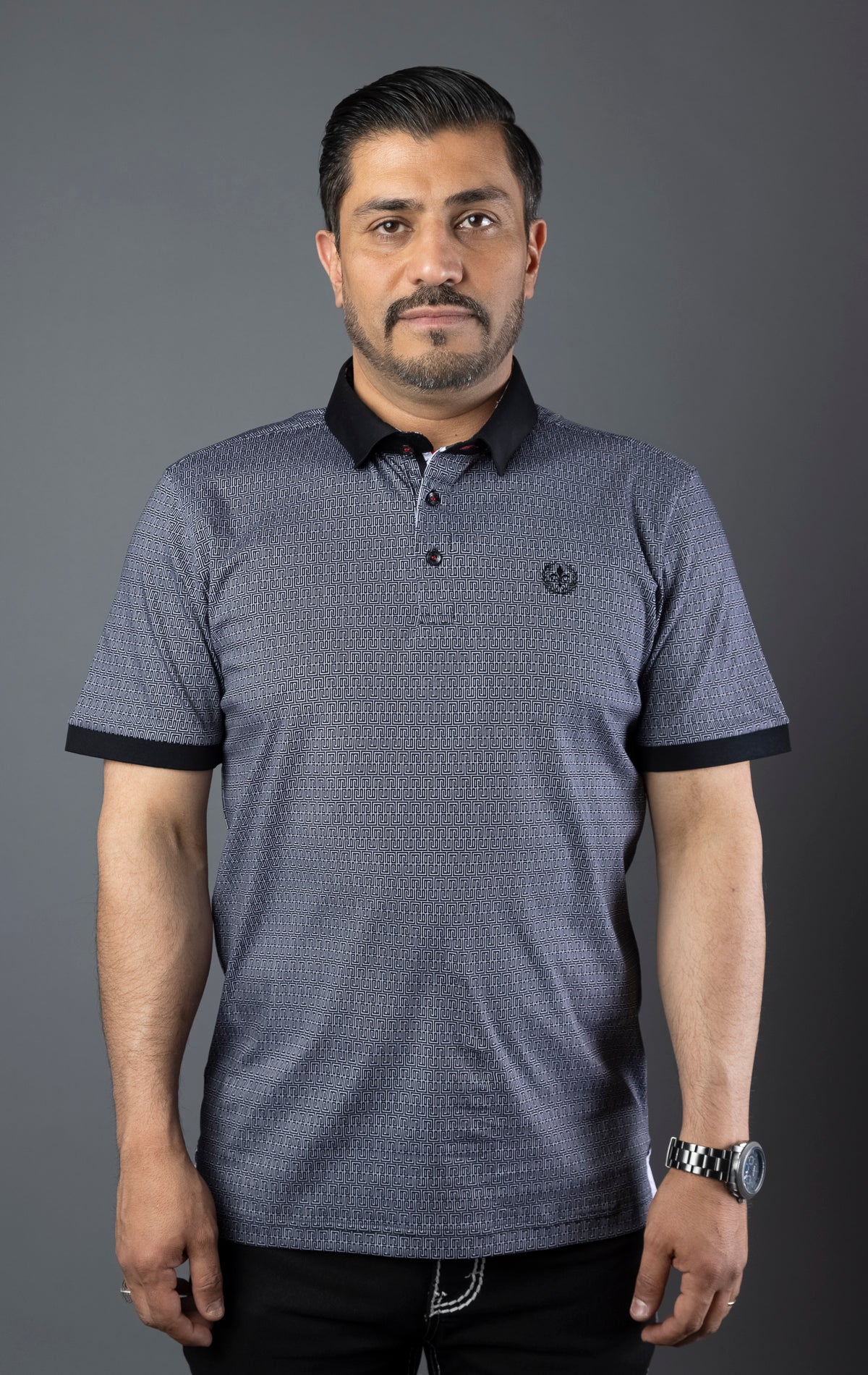 Men's casual dress polo shirt with contrast collar and embroidery, made from high-end 100% mercerized cotton.