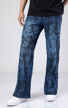Relaxed fit baggy jeans in a vintage blue wash with a faded, worn-in look. Made with sturdy denim for long-lasting wear.