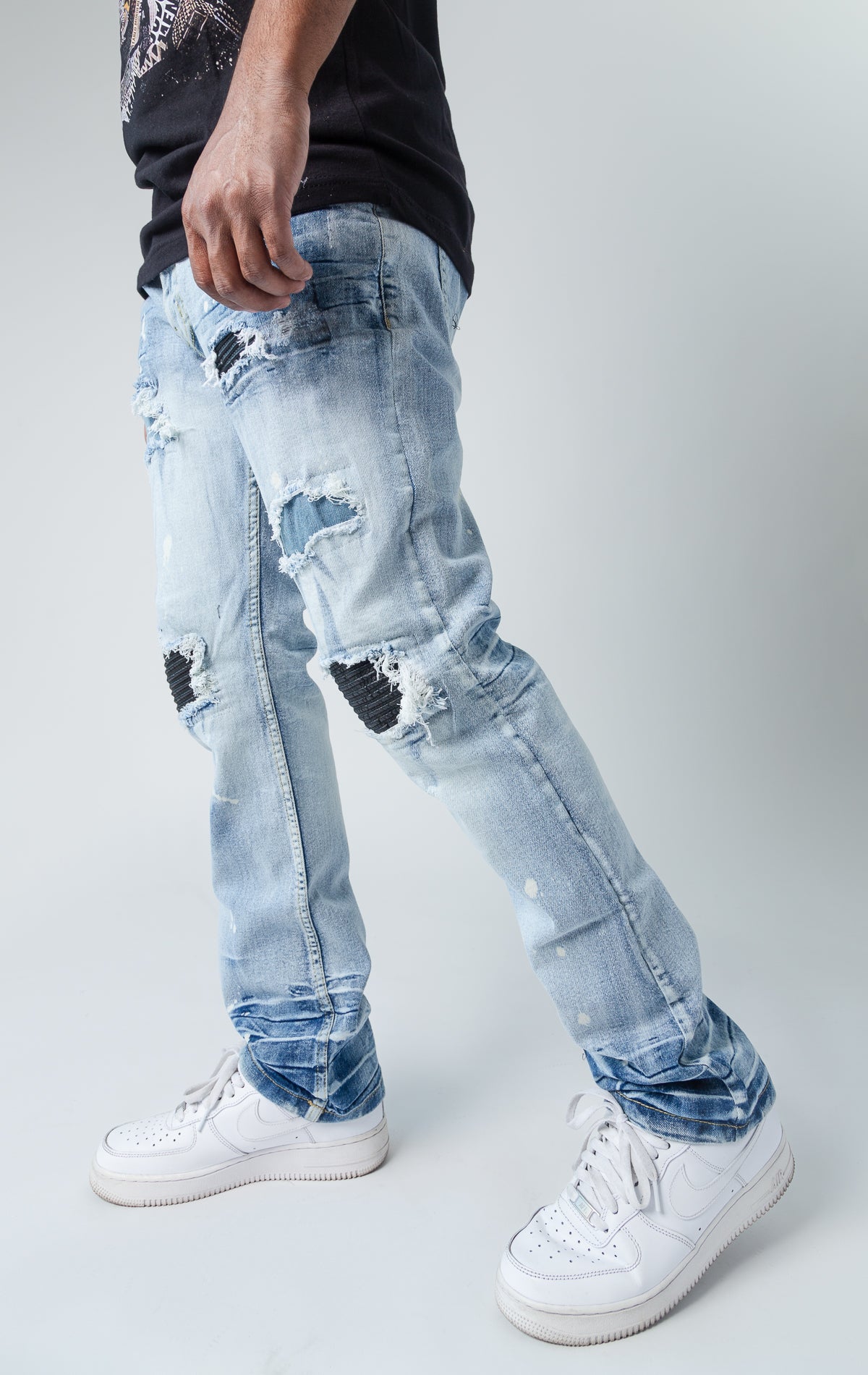 Evolution teared denim pants in ice blue and black