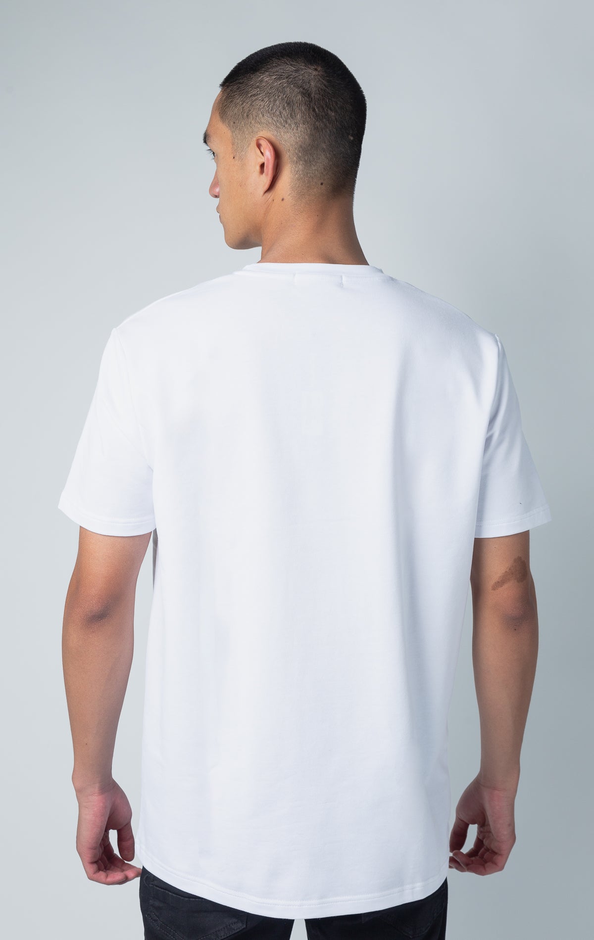White Billy short sleeve, crewneck collar T-shirt with goat graphic