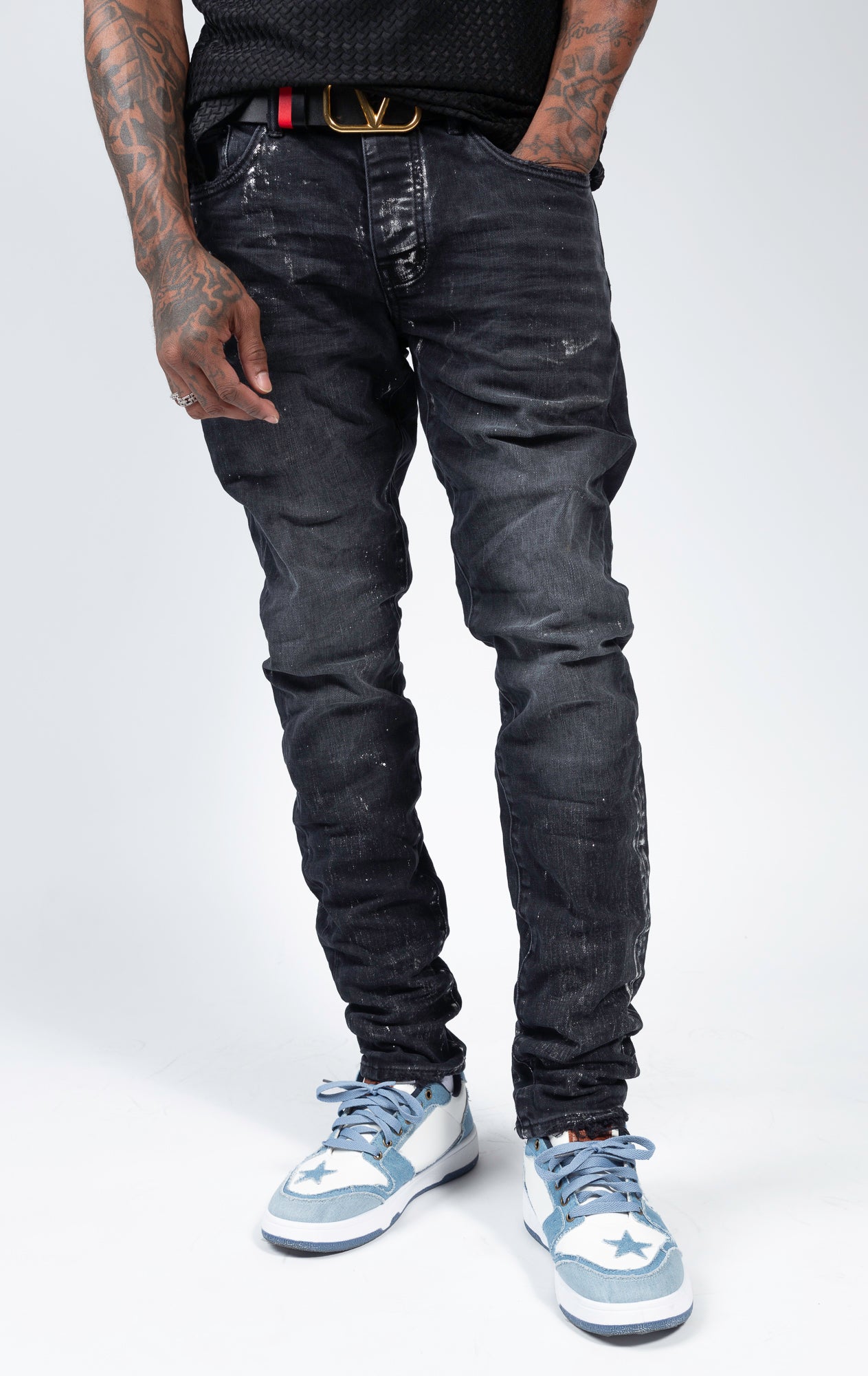 These jeans feature mid-rise comfort, slim-fit and a faded finish.