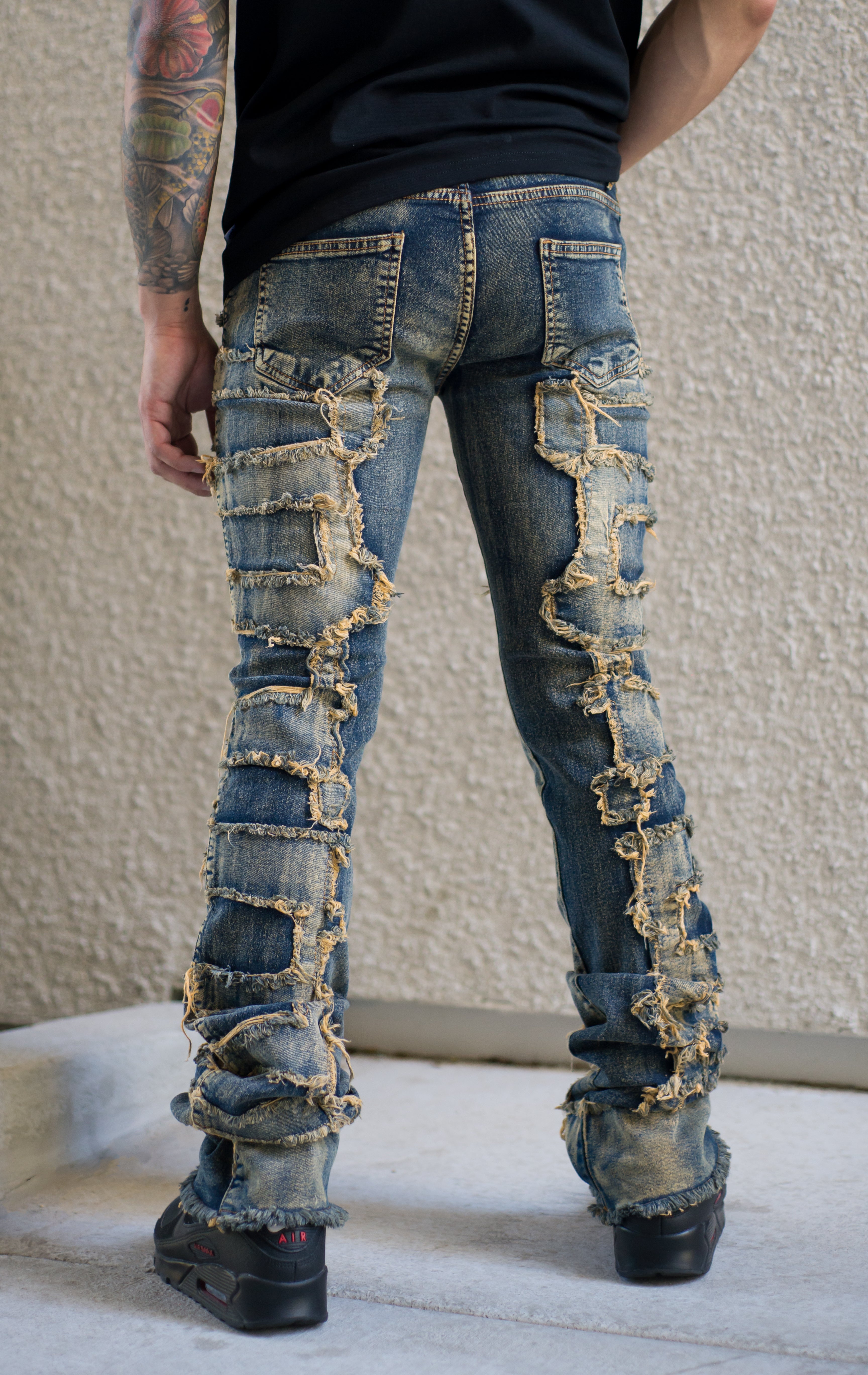 Trashed stacked jeans
